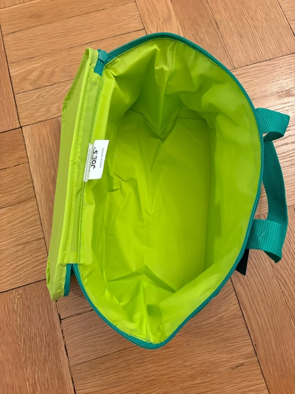 Trader Joe’s Mini Insulated Bag - Green - Picture 3 of 5
